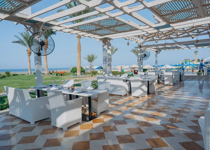 Gravity Hotel & Aqua Park Sahl Hasheesh Families And Couples Only